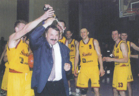1999-2000 m. pirmoji LKL bronza - pergalės šventimas.