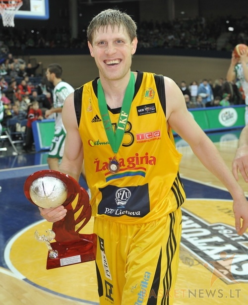 2008-2009 m. G.Kadžiulis - LKF taurės trečios vietos laimėtojas.