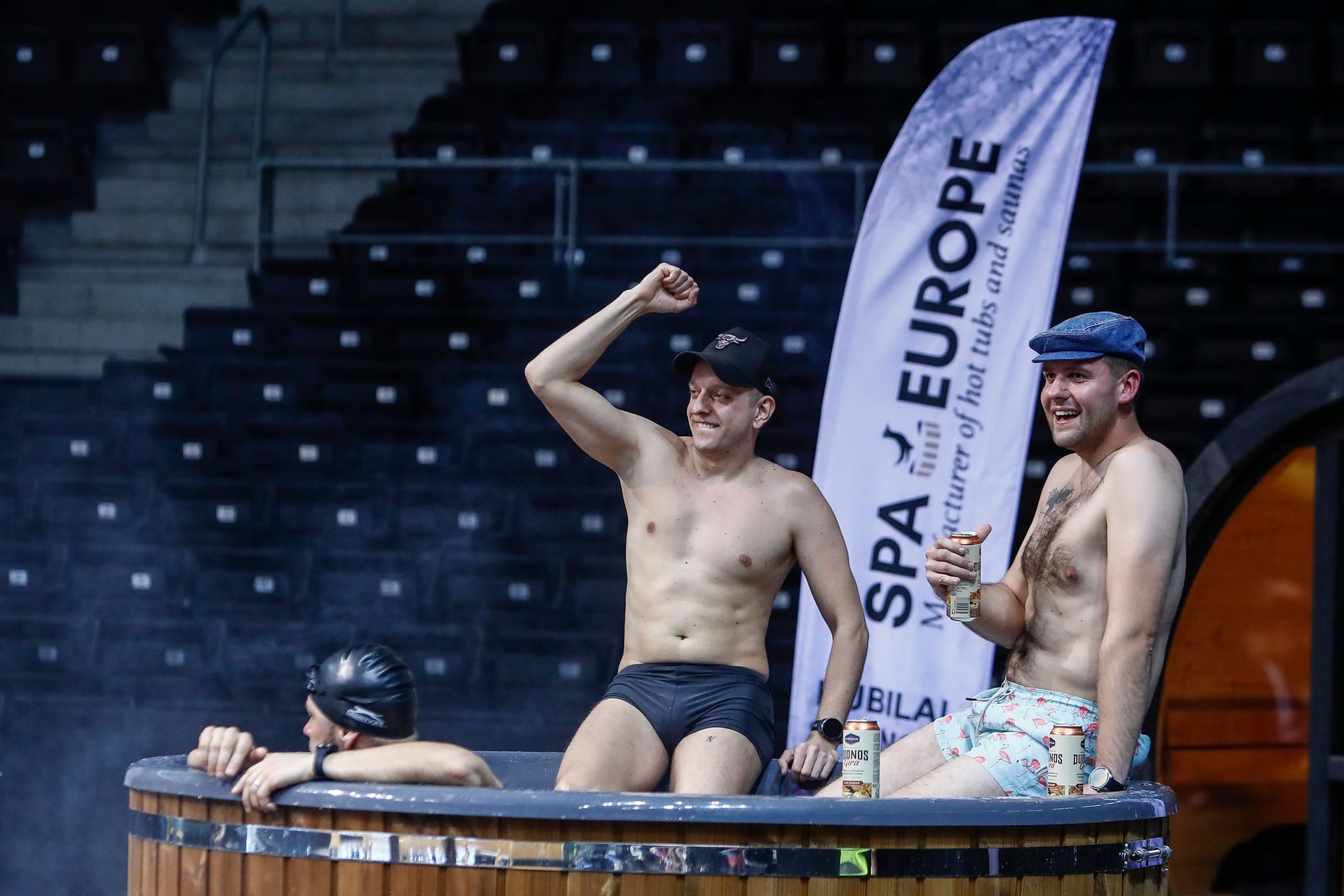 BC Šiauliai. Rungtynių metu buvo užkurtas kubilas
